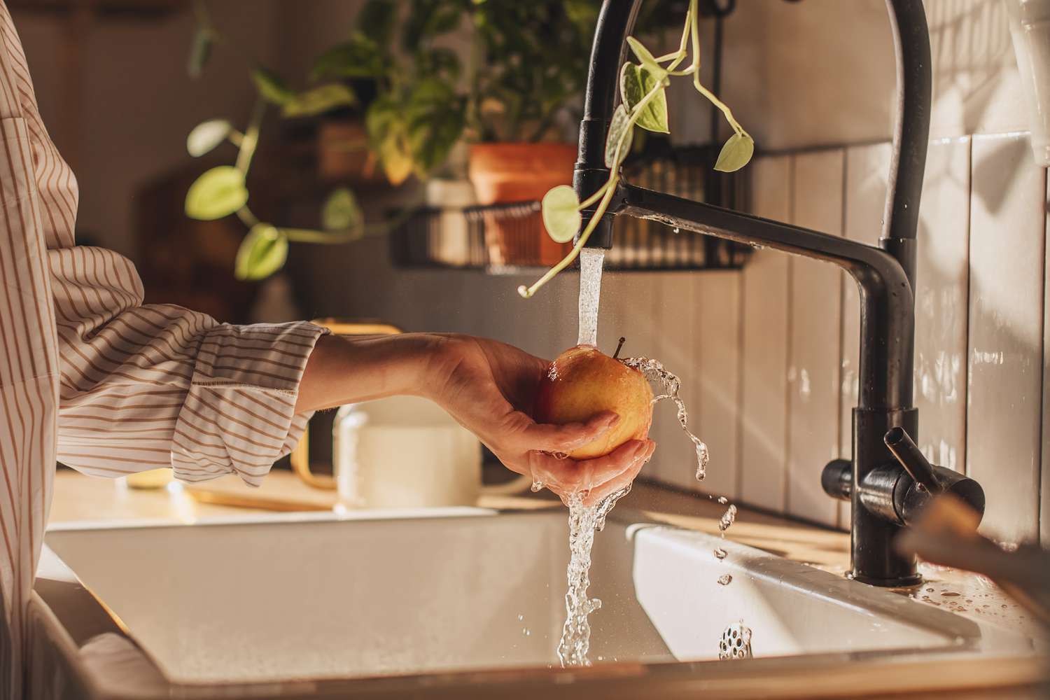 2025 Dirty Dozen List Is Out—Here's a Dietitian's Take