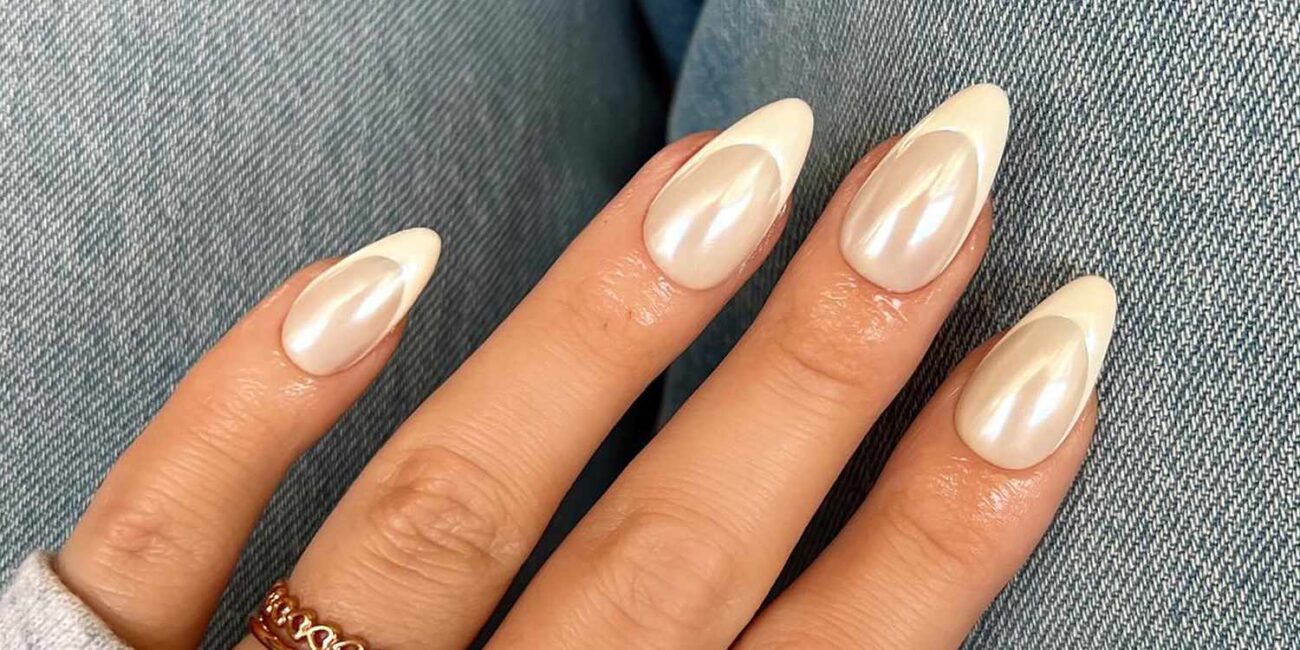 21 White Chrome Nail Ideas With Cool, Ethereal Vibes
