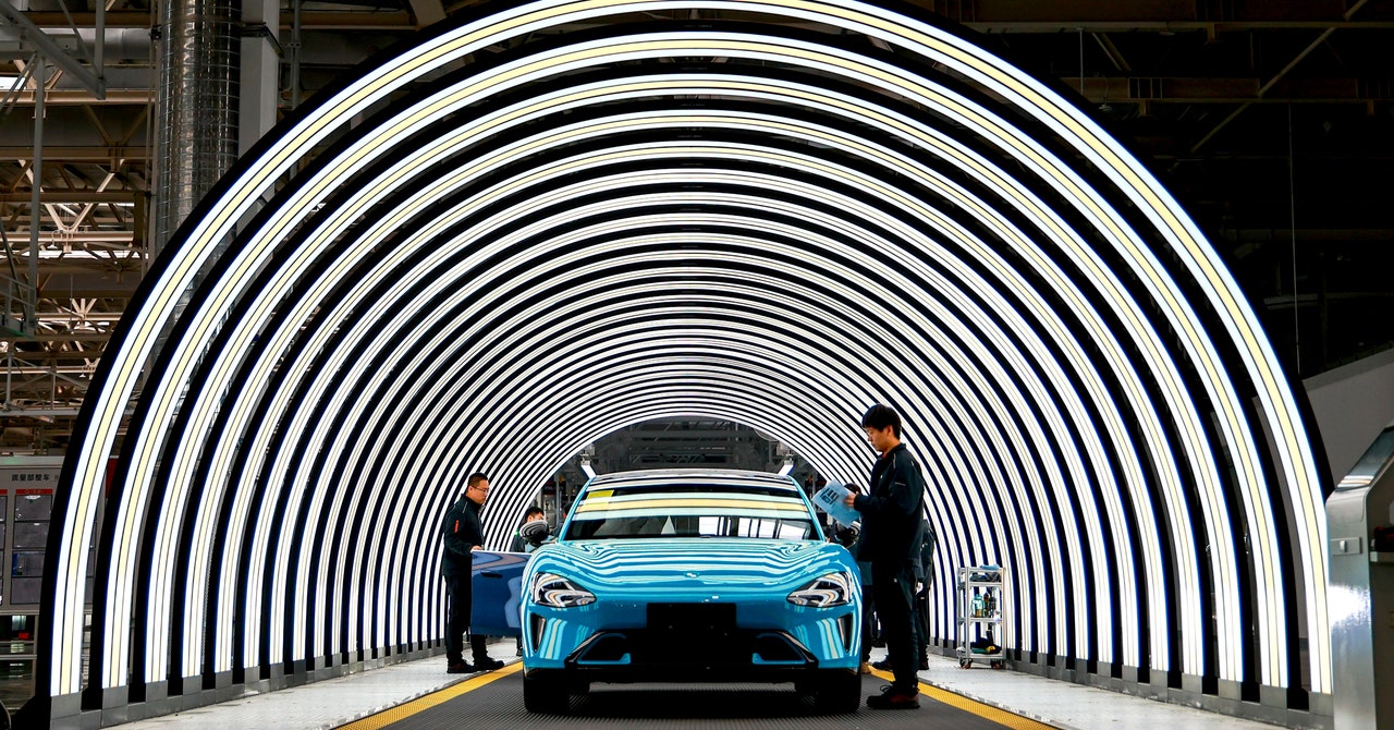 China's Electric Vehicle Factories Have Become Tourist Hotspots