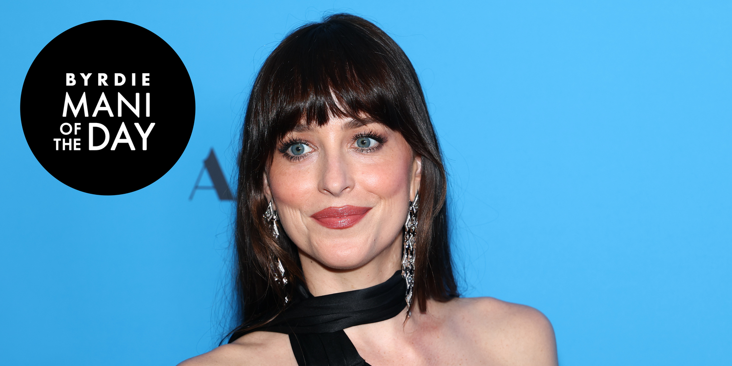 Dakota Johnson’s Shimmery Cat Eye Manicure Is So Unexpected