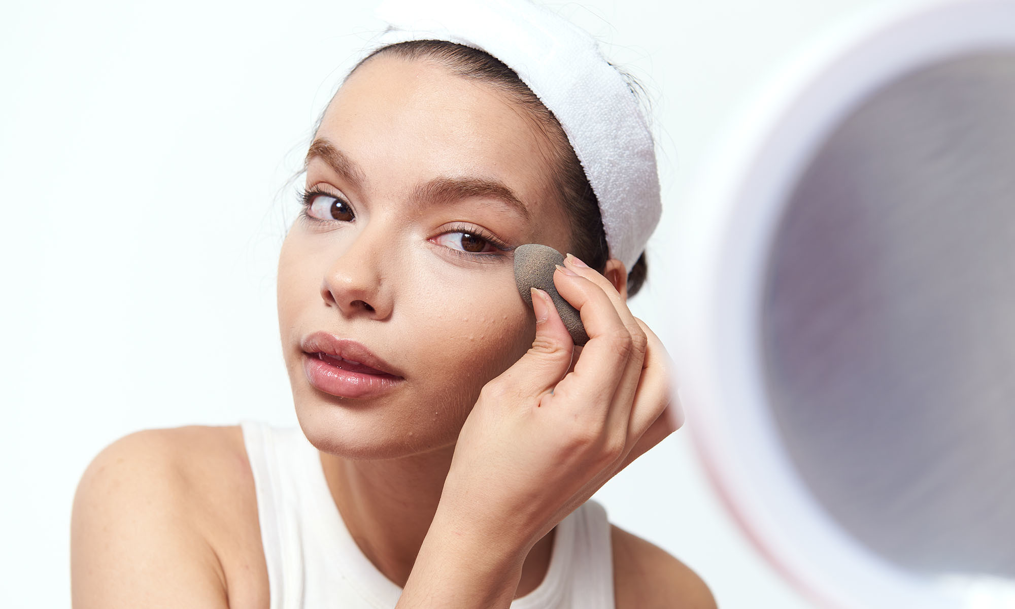 How A Celebrity MUA Makes Any Foundation Look Natural