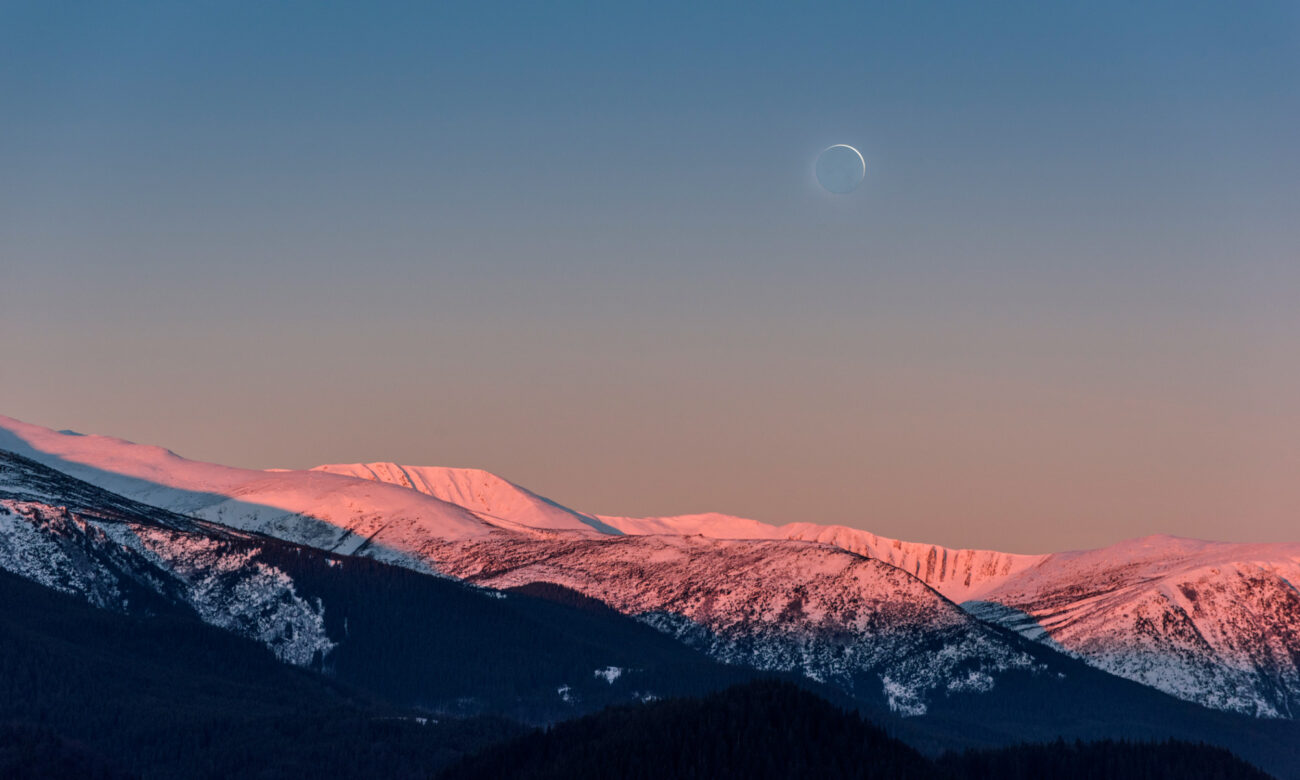 This Month's Cancer New Moon Brings Big Emotions—Here's What To Know
