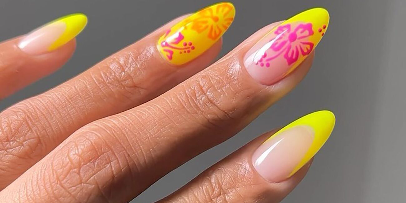 22 Hibiscus Nail Ideas For a Perfectly Y2K Summer Mani