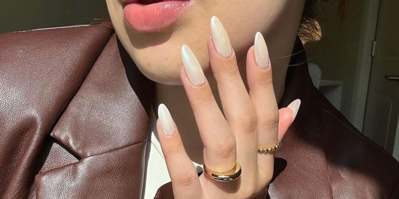 22 Neutral Chrome Nails for an Elevated Everyday Statement