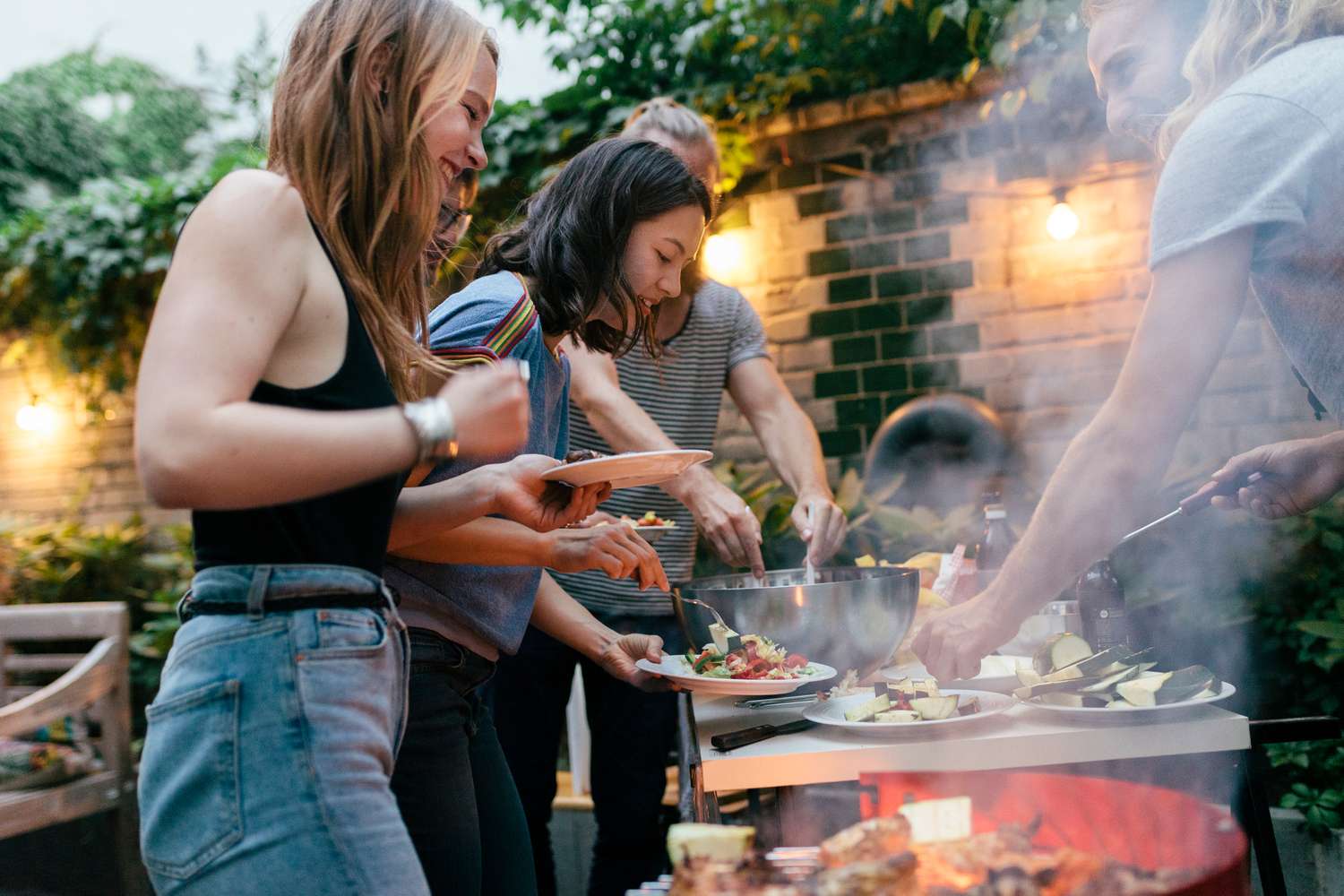 6 Ways to Avoid Food Poisoning at Potlucks