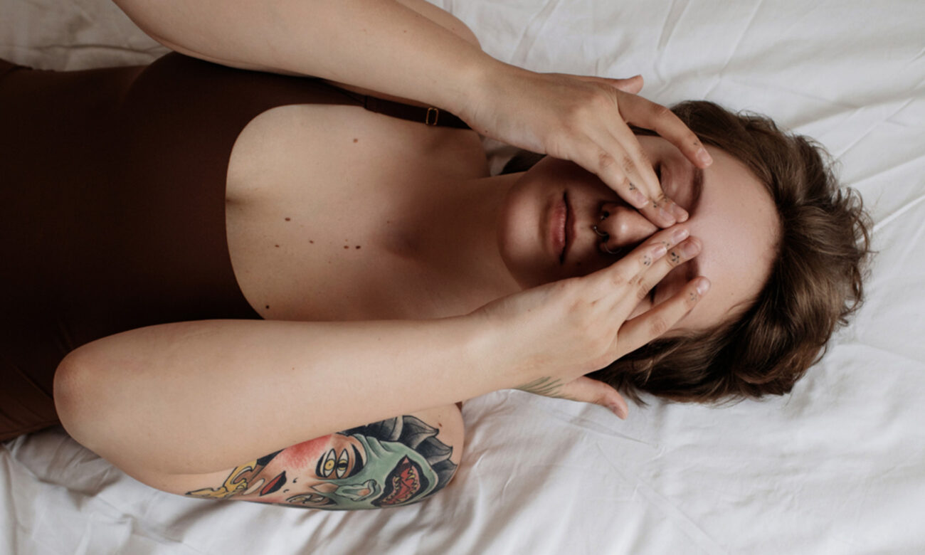 A Neurophysiologist Shares 3 Factors Messing With Your Sleep