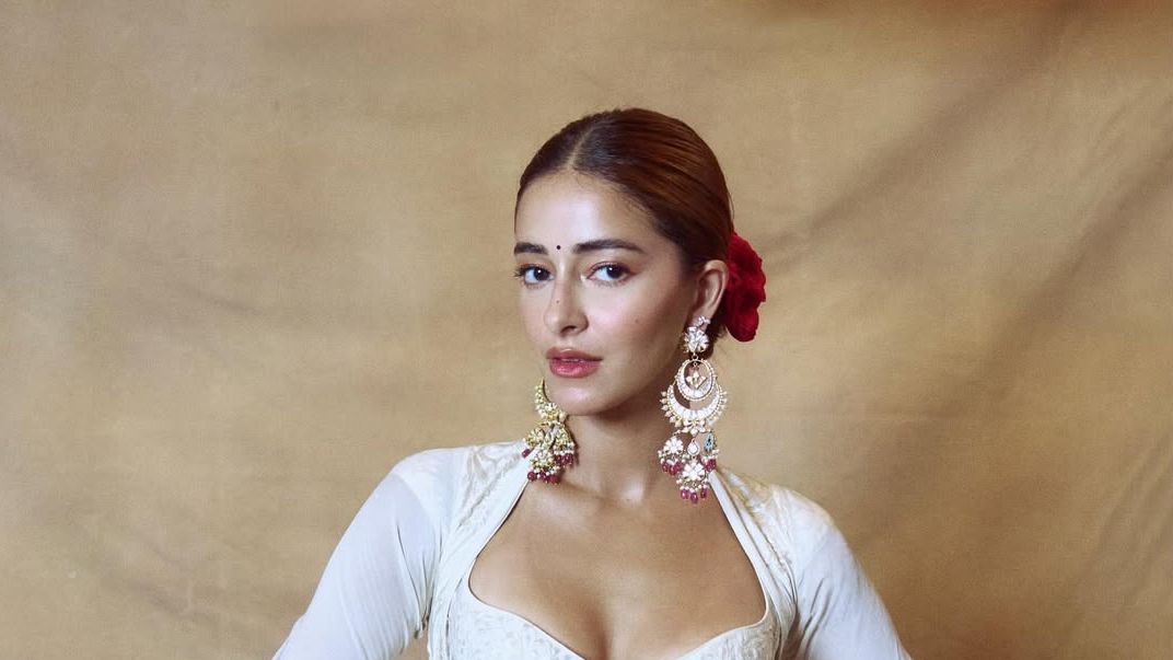 Ananya Panday's billowing anarkali by Rohit Bal is an ideal wedding guest look