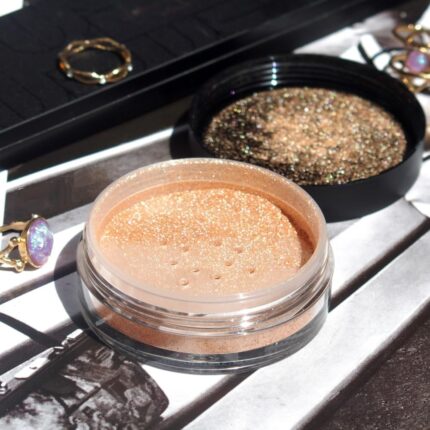 HD Shimmery Shiny Golden Shiny Face Makeup Shimmer Powdery Highlighter