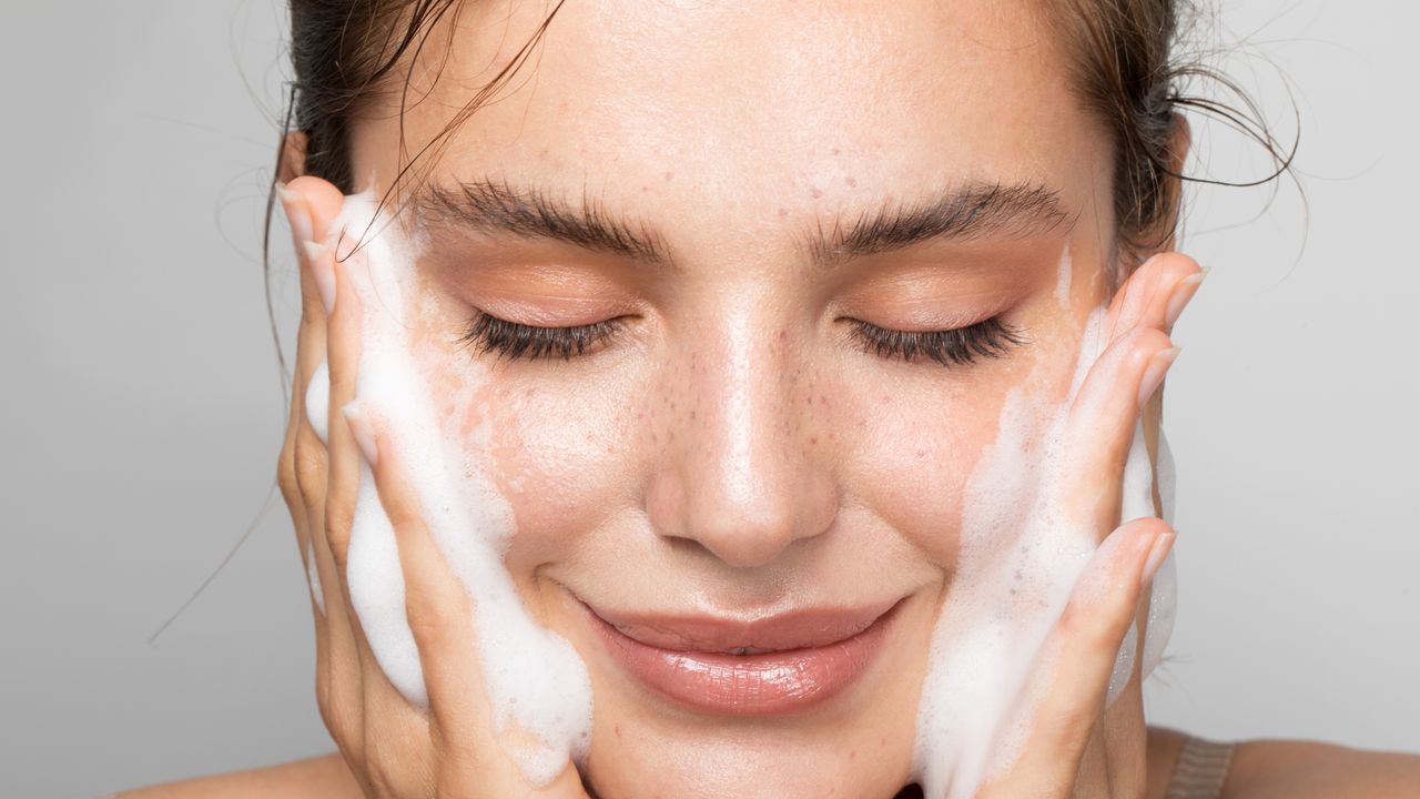 How to Get Rid of Oily Skin, According to a Dermatologist and Makeup Artist