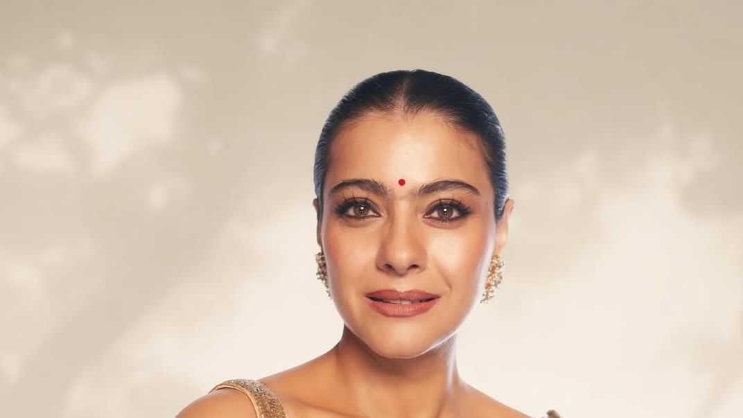 Kajol’s ivory sari featured a gold lampi border done entirely by hand