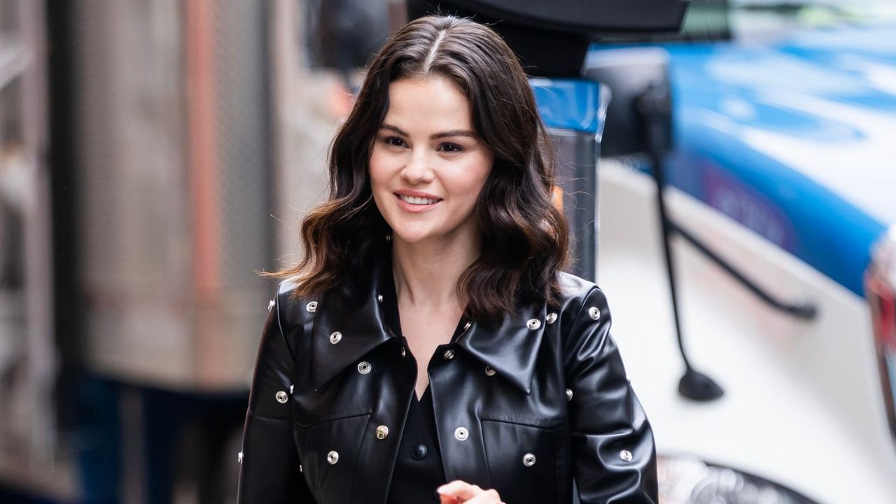 Let Selena Gomez's Short Bandana Mani Serve as Anti-Naked Nail Inspiration for Summer 2025