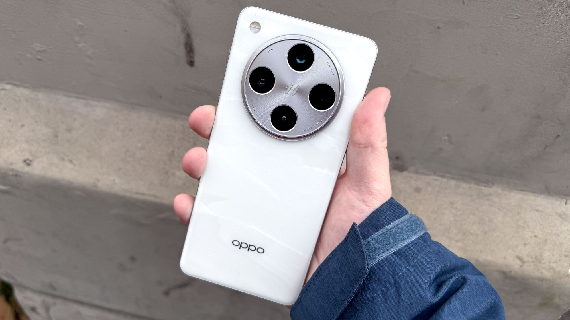 Oppo Find X8 Pro in hand