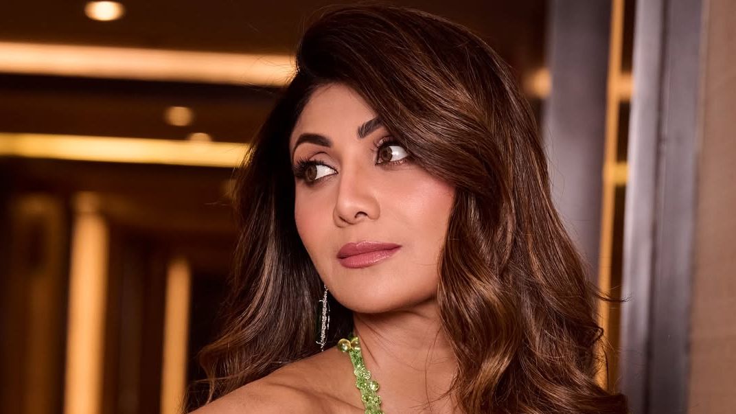 Shilpa Shetty Kundra’s green chiffon sari by Manish Malhotra came with a halter blouse