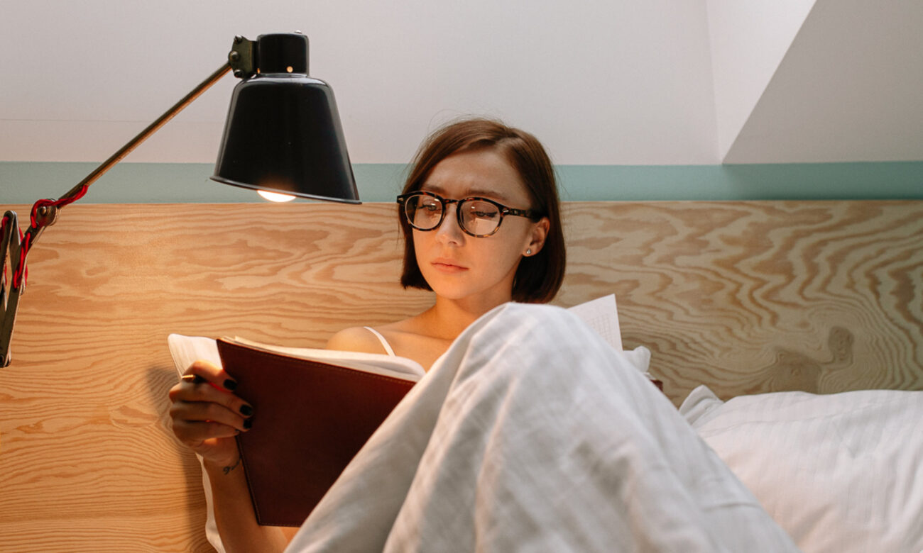 Sleep Experts All Do These 6 Things Before Bed — Do You?