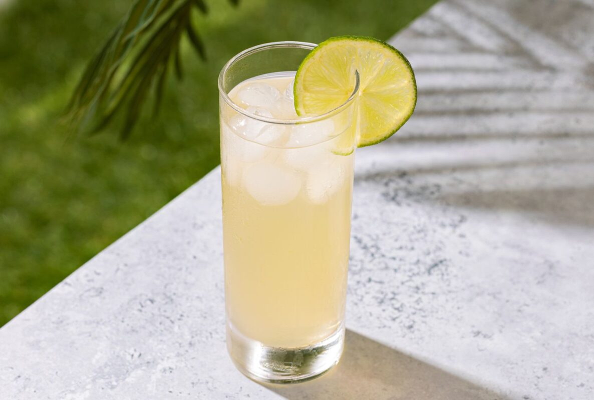The 2-Ingredient Trader Joe’s Cocktail I’ll Be Sipping All Summer Long