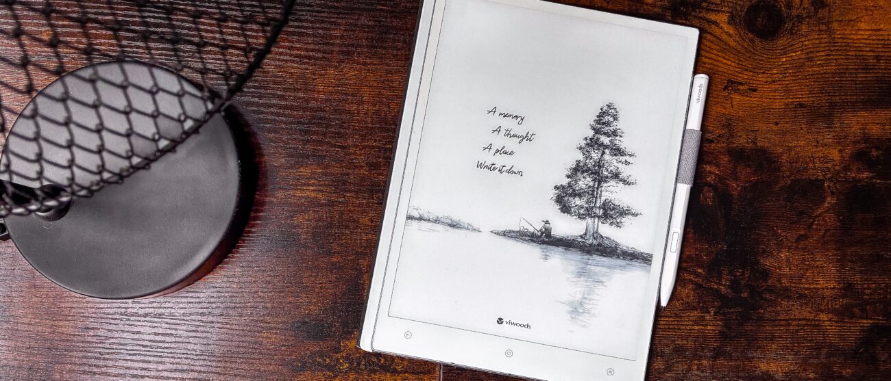 ViWoods AiPaper E Ink writing tablet on a tablet with its pen in its loop