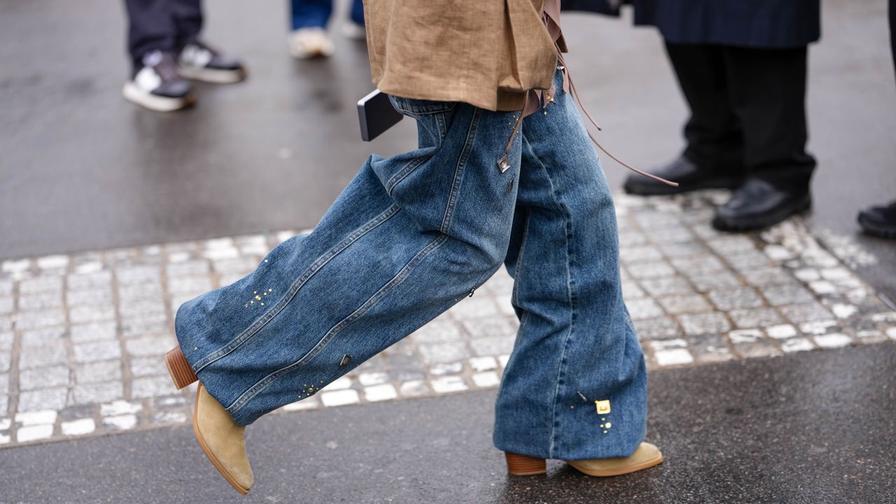 What Boots Fashion Pros Will Be Wearing With Wide-Leg Jeans in Fall 2025