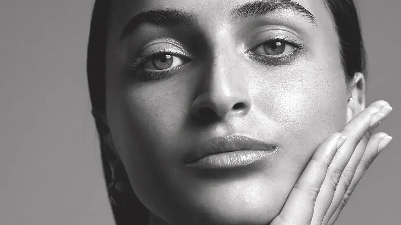 What is a microcurrent facial?