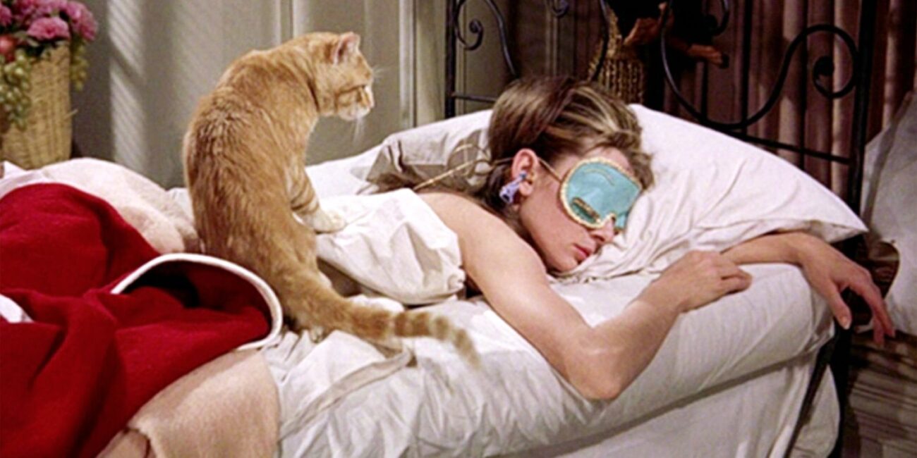 10 Benefits of Sleeping with an Eye Mask, Per Experts