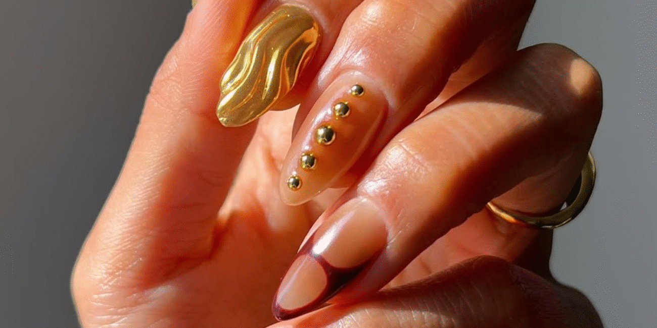 23 August Birthstone Nail Ideas