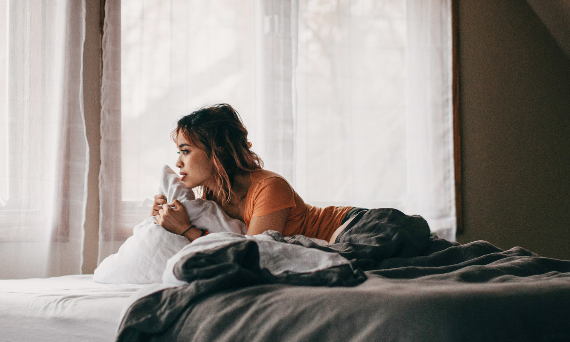 4 Hacks To Balance Circadian Rhythm, From An OB/GYN