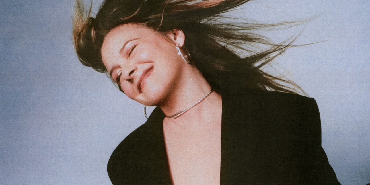 Alicia Silverstone Revived Her '90s Sky Blue Nails