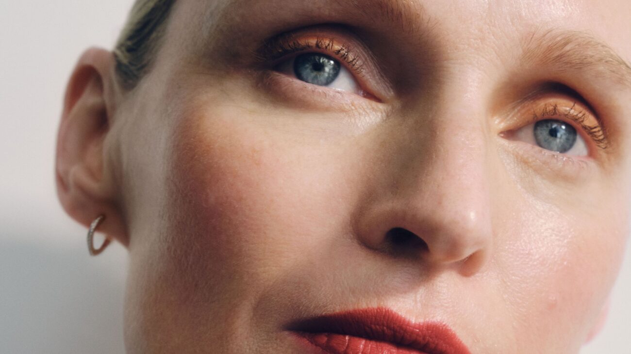 Foundations That Don’t Settle Into Fine Lines? They Exist