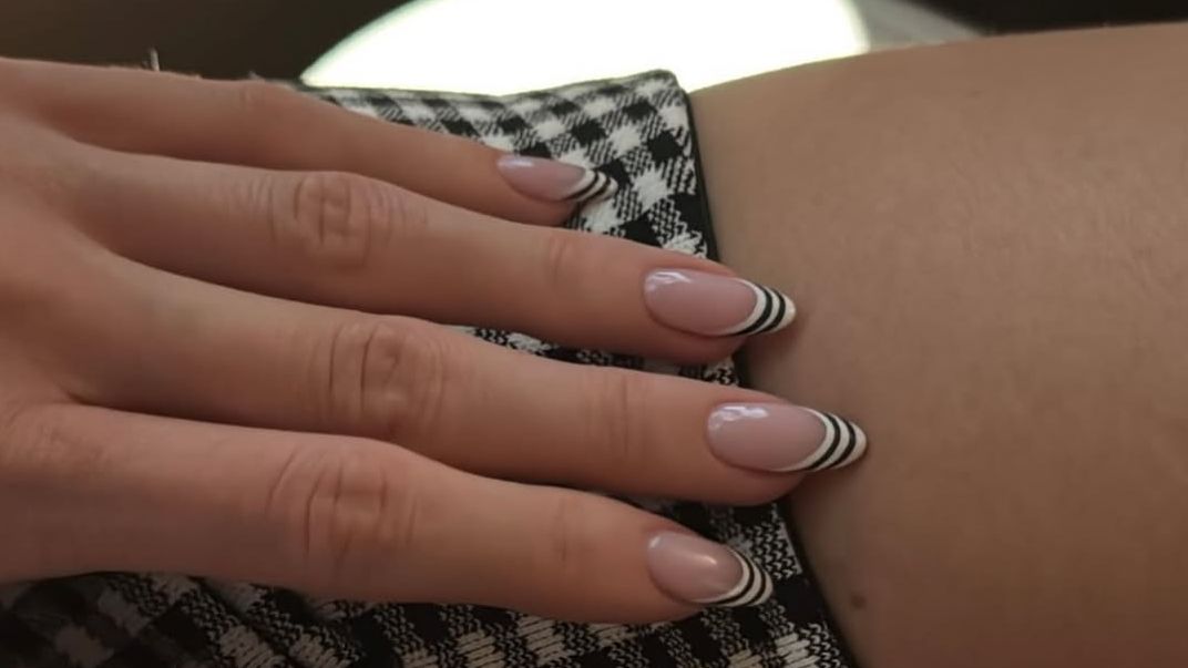 Striped French Nails Are the Coolest Transition Manicure for Fall