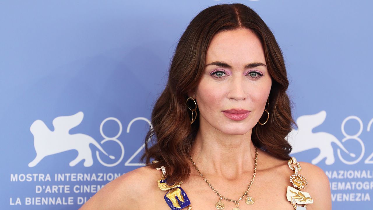 Emily Blunt Just Resurrected the Chambray Shirt