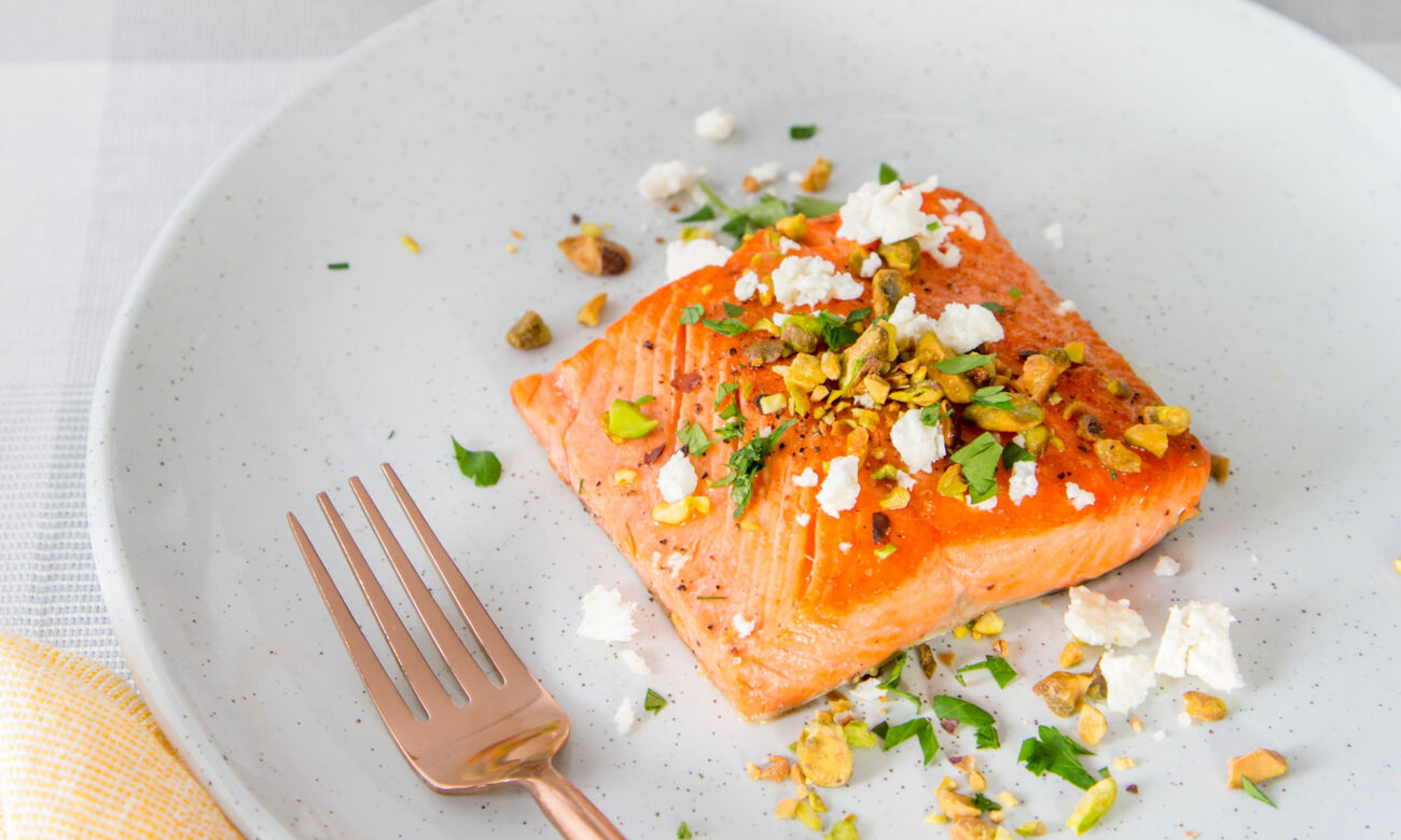 This 6-Ingredient Salmon Recipe Makes A Restaurant-Quality Weeknight Meal