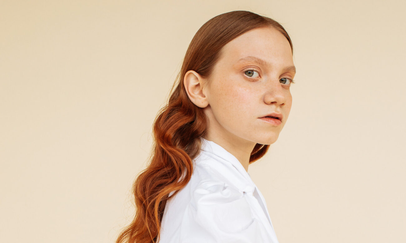 The Surprising Tool This Stylist Uses To Get Glossy Curls & Waves