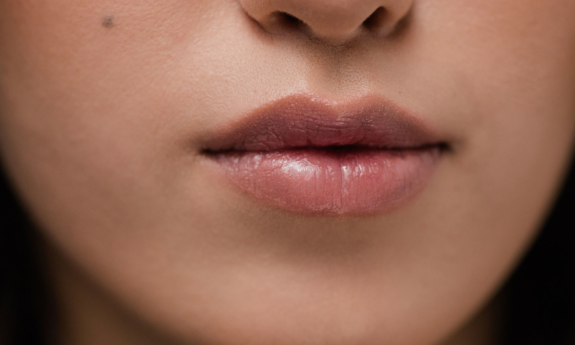 Why Microcurrent Devices Can Help To Plump Sagging Lips